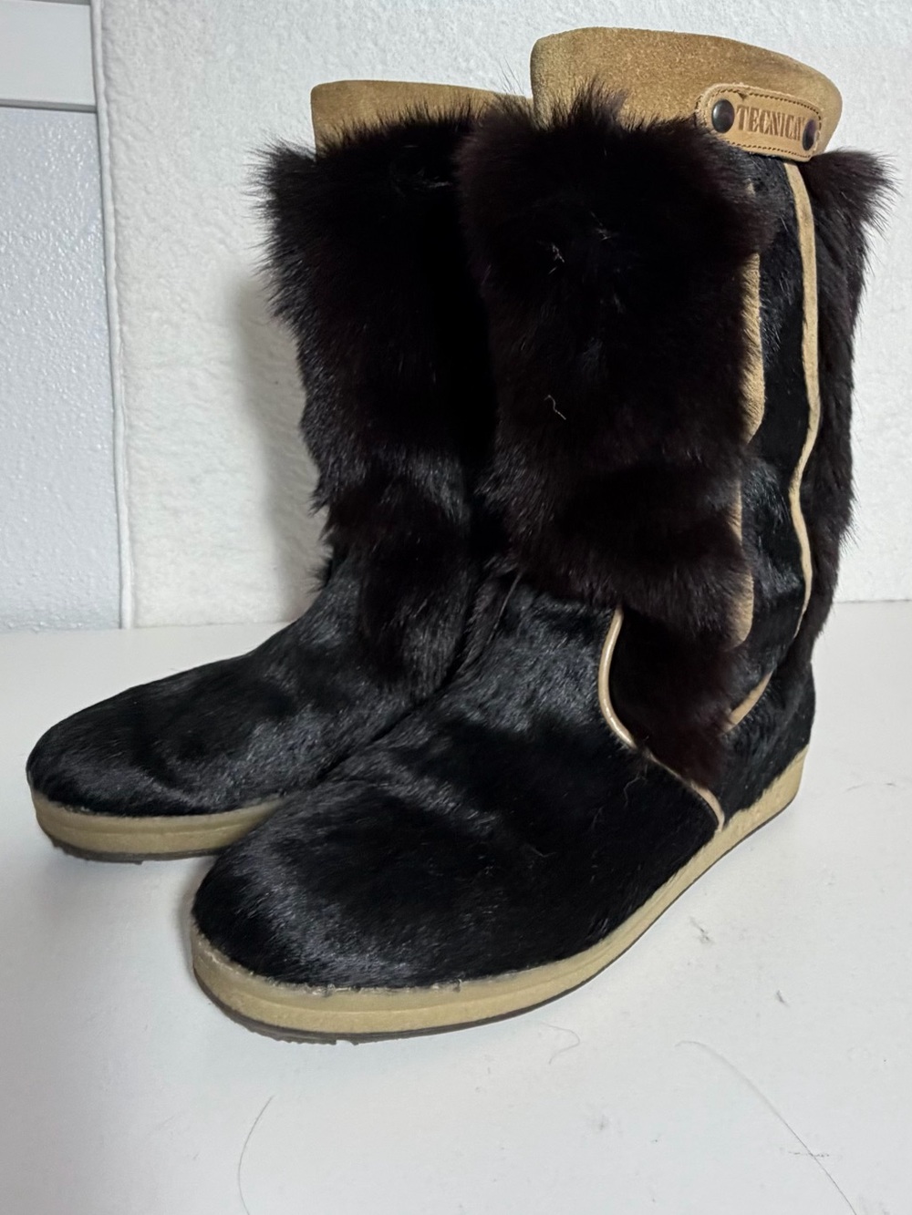 Tecnica Boots Fur boots Made in Italy Après Ski Boots Black EU 39 US 8.5 winter